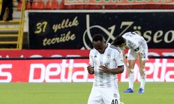 Trendyol Süper Lig: Alanyaspor: 0 - Beşiktaş: 0 (İlk yarı)