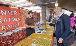 En hızlı baklava yeme yarışmasında birinci oldu: Bir tepsi baklavayı kaptı