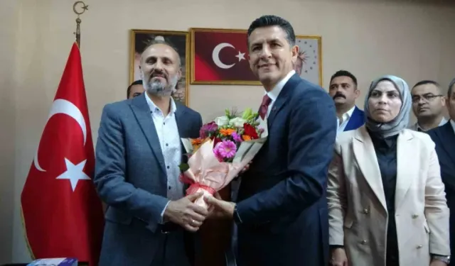 Kozan Belediye Başkanı Atlı, makamına davul zurnalarla uğurlandı