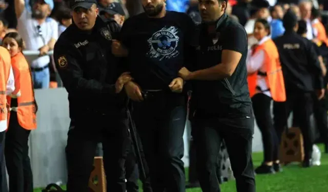 Adana Demirspor - Kayserispor maçı sonrası saha karıştı