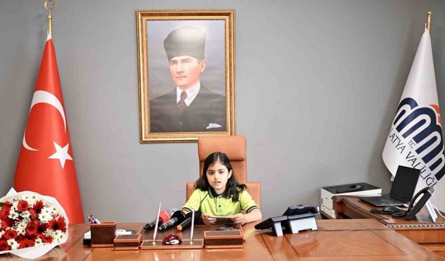 Malatya Valisi Ersin Yazıcı koltuğunu Erva Çetin’e bıraktı
