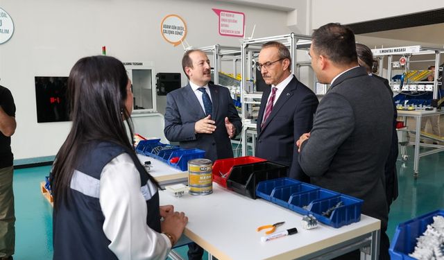 Vali Pehlivan ile Vali Yavuz, Model Fabrika ve Yenilik Merkezi’ni ziyaret etti