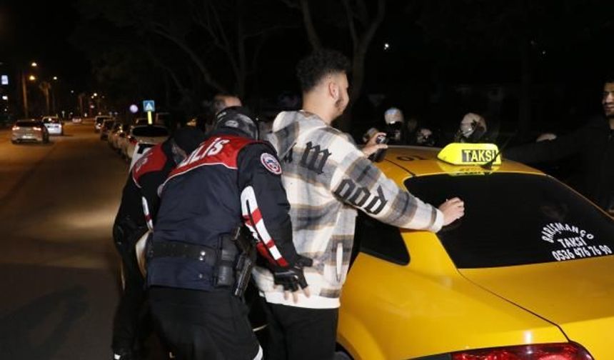 Adana'da "Huzur ve Güven" uygulamasında aranan 56 suçlu yakalandı