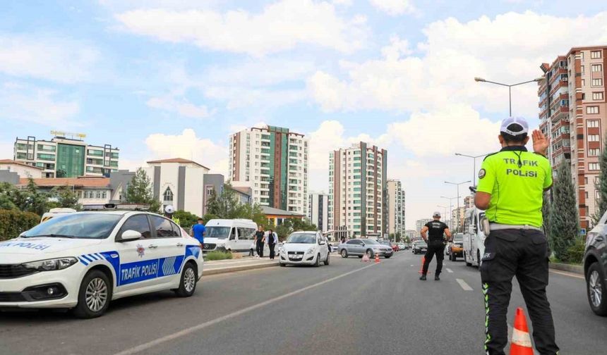 Diyarbakır’da polis ekipleri yeni eğitim döneminde sahada